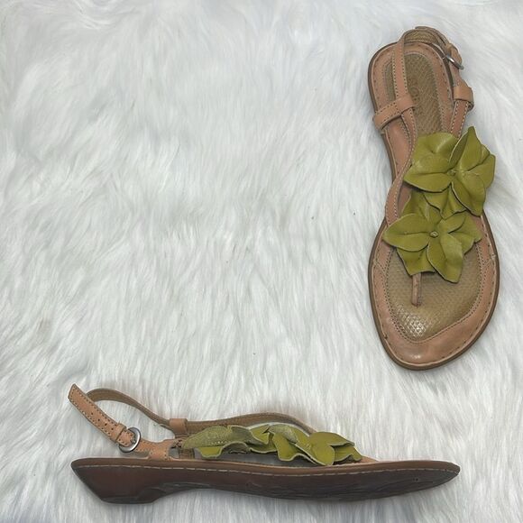 Born Lime Green Leather Floral Strappy Thong Sandals Sz 9 - Picture 1 of 6